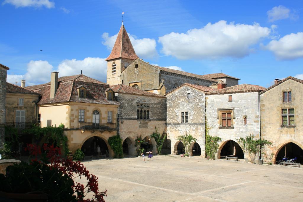 Le Camp De Ferie Monpazier Quarto foto